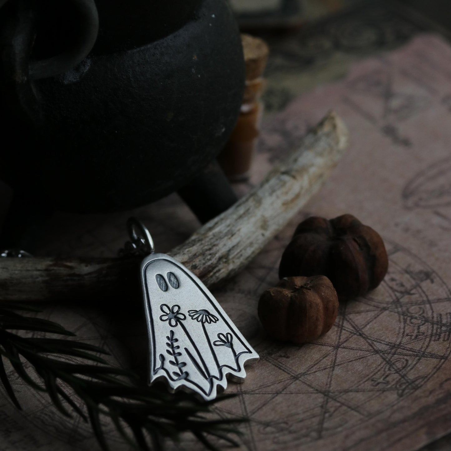 Meadow - Ghost pendant