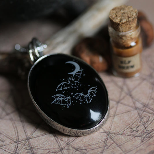 Night Queen - Onyx pendant